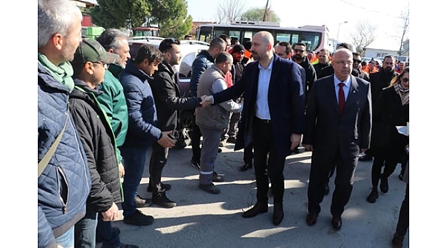 Söke Belediyesi İşçilerinden Başkan Arıkan'a davul zurnalı karşılama 